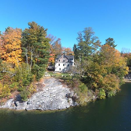 Lakehouse Inn Лі Екстер'єр фото