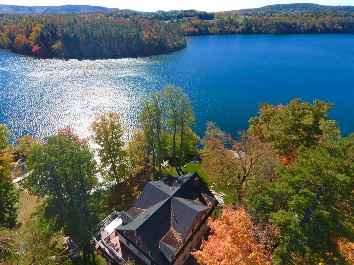Lakehouse Inn Лі Екстер'єр фото