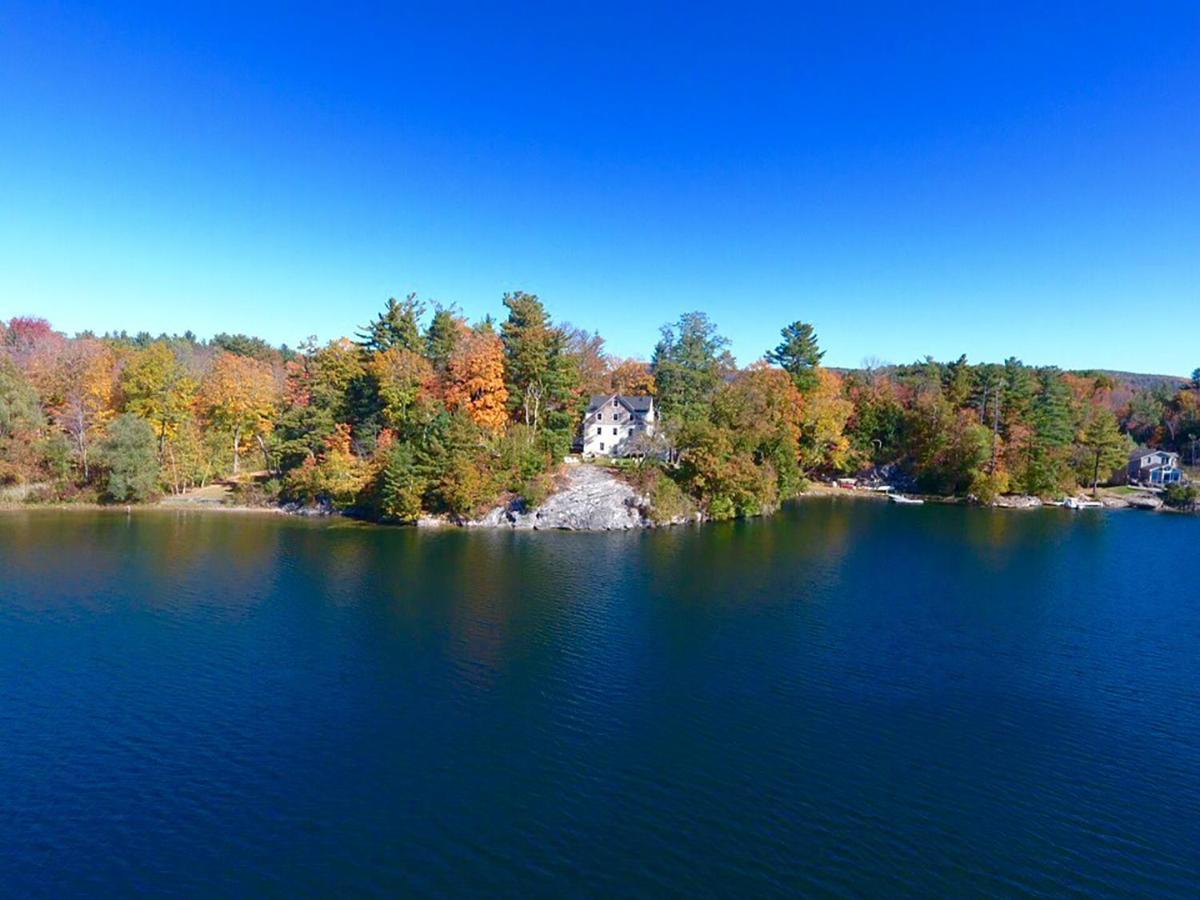 Lakehouse Inn Лі Екстер'єр фото