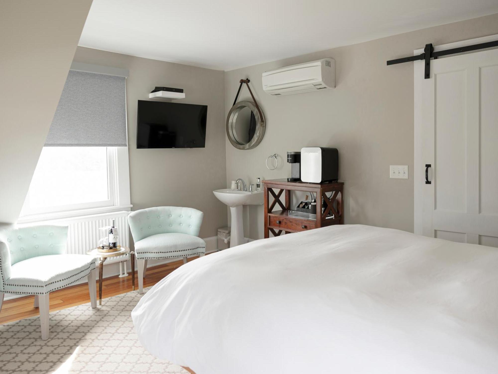 Lakehouse Inn Лі Екстер'єр фото
