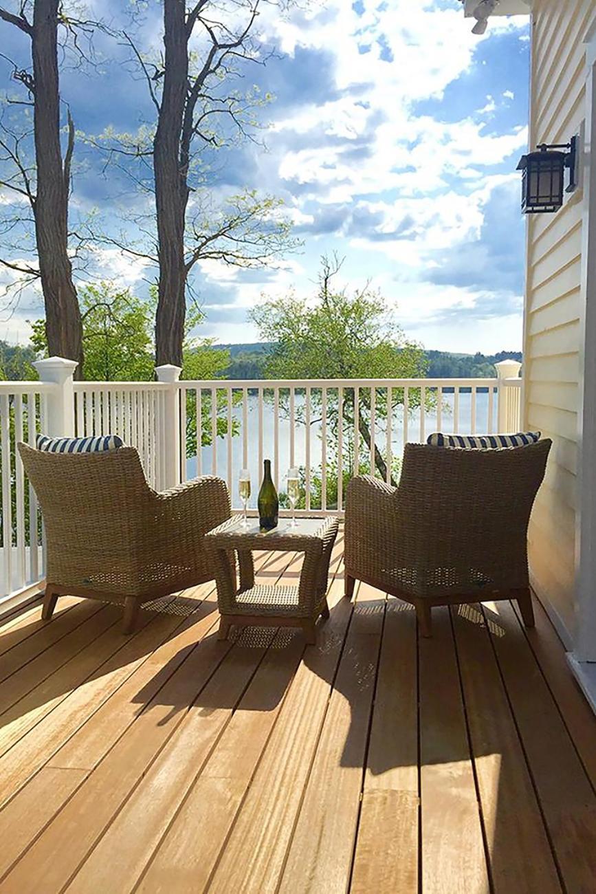 Lakehouse Inn Лі Екстер'єр фото