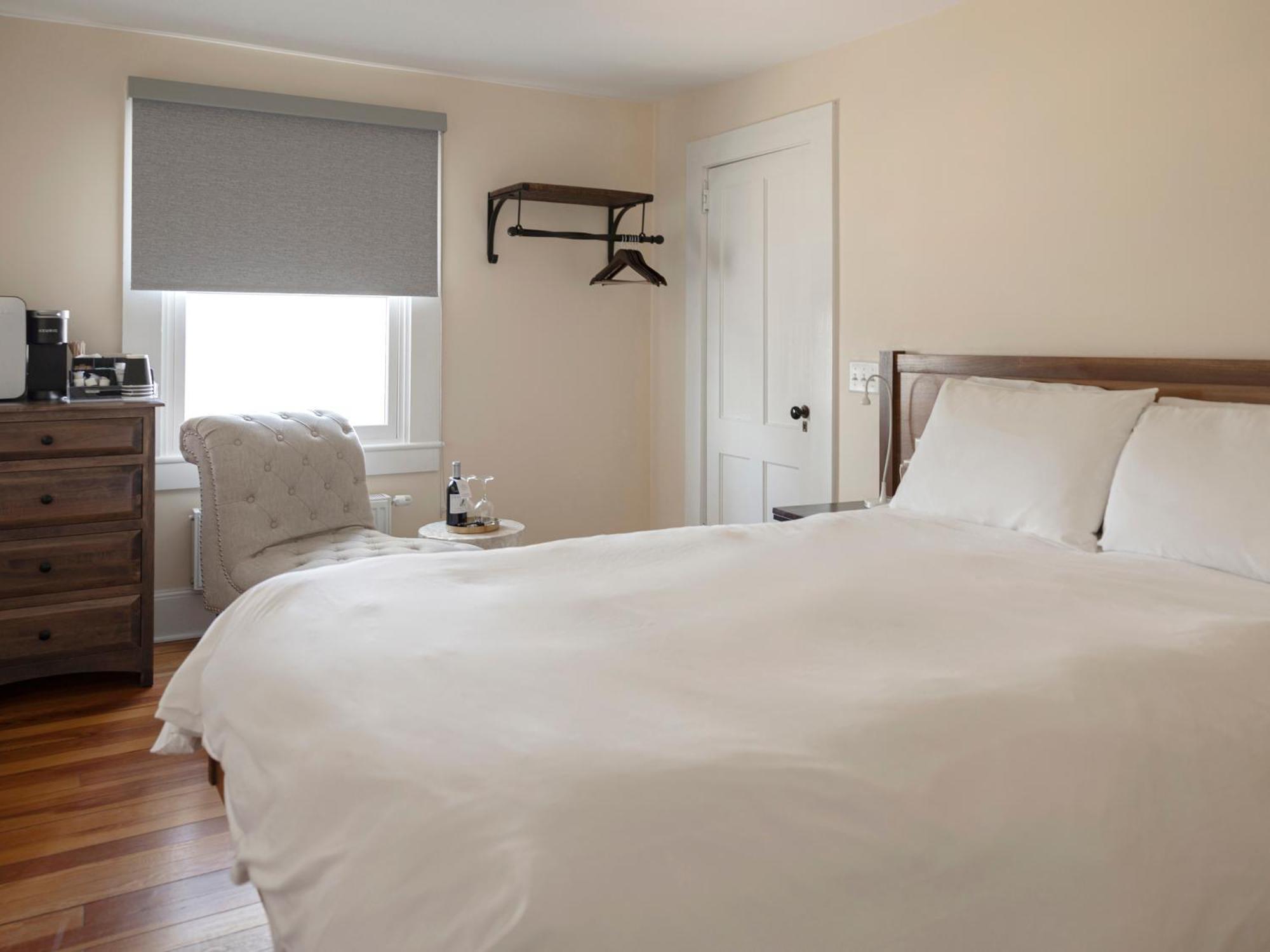 Lakehouse Inn Лі Екстер'єр фото